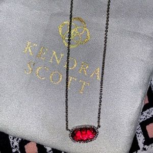 Kendra Scott necklace